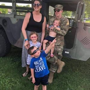 Meet your Posher, Elliott